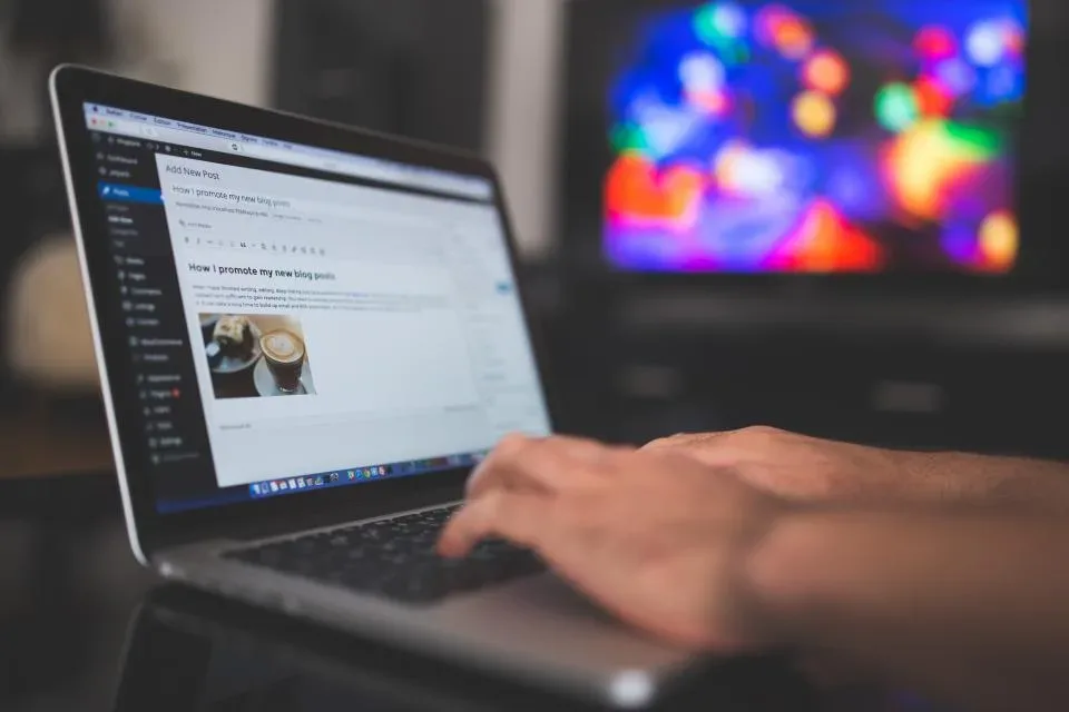 Refresh Old Blog Posts for SEO: A Practical Workflow